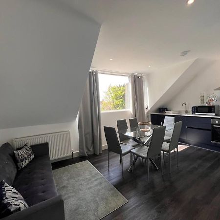 Star London Finchley Road 3-Bed Haven Apartment ภายนอก รูปภาพ
