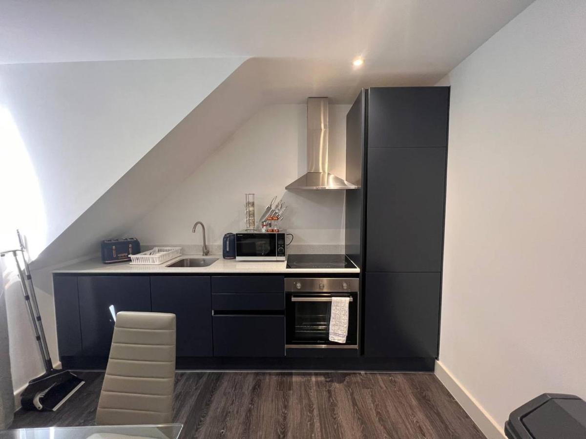 Star London Finchley Road 3-Bed Haven Apartment ภายนอก รูปภาพ