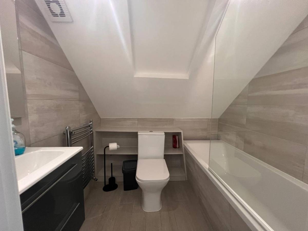Star London Finchley Road 3-Bed Haven Apartment ภายนอก รูปภาพ