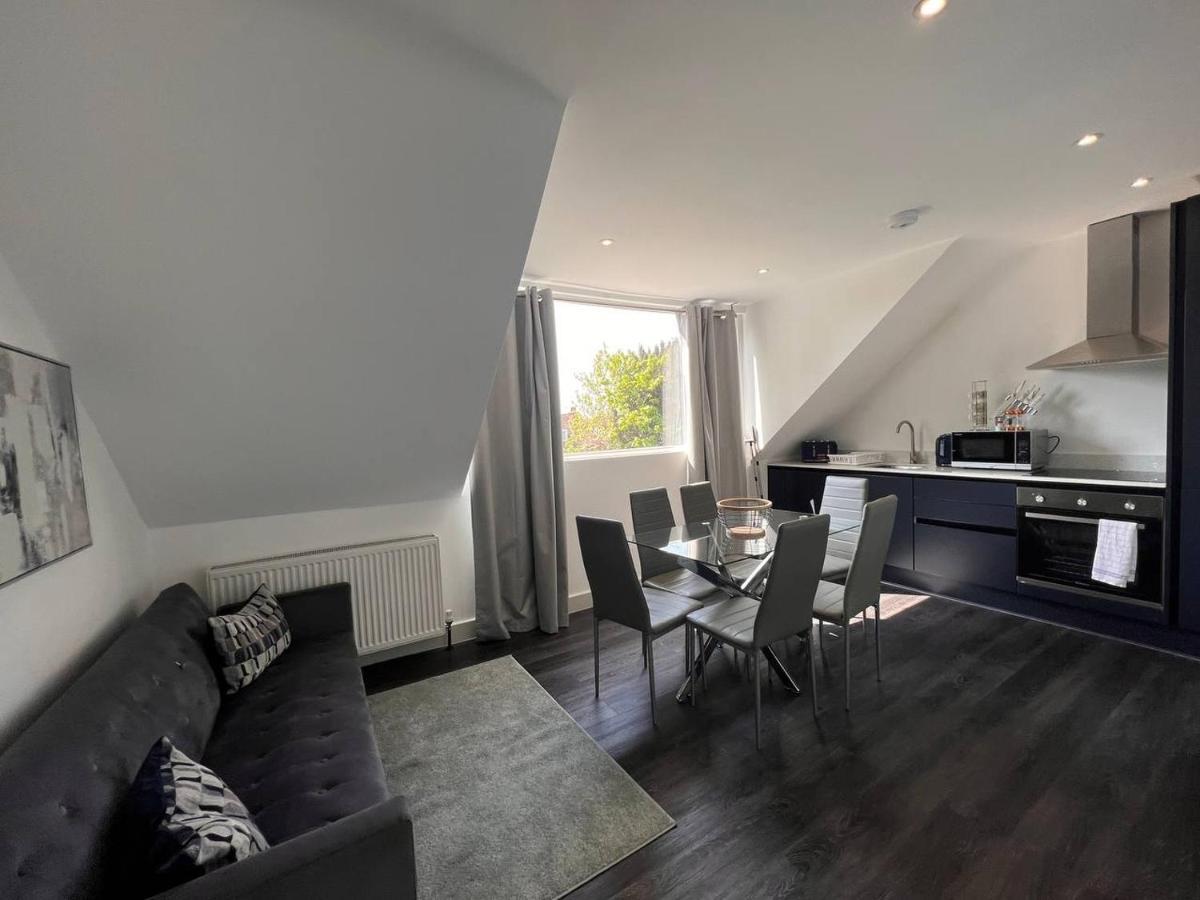 Star London Finchley Road 3-Bed Haven Apartment ภายนอก รูปภาพ